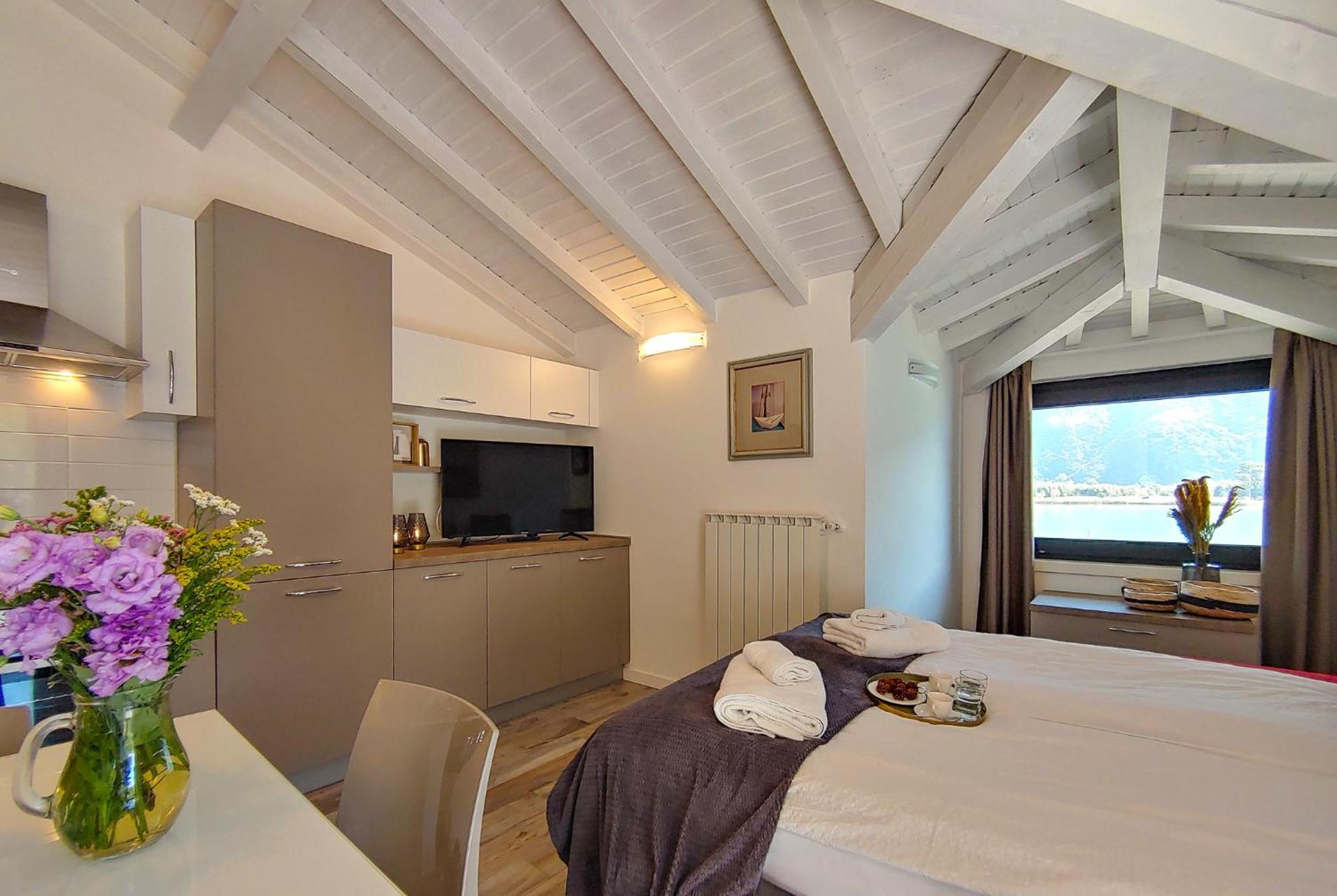Dascio Silence Ferienwohnung Mit Panorama Balkon エクステリア 写真